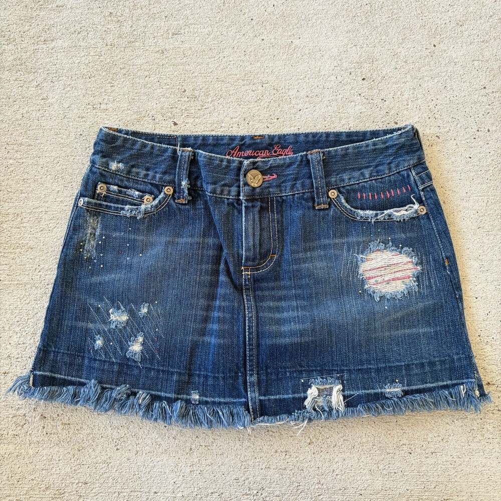 American Eagle Distressed Frayed Denim Mini Skirt Size 4 Y2K